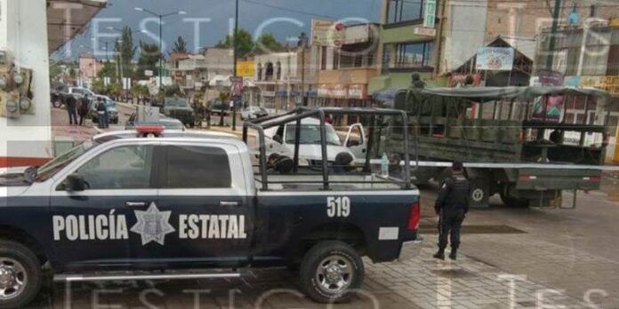 Patrullas en el lugar del homicidio Patrullas en el lugar del homicidio
