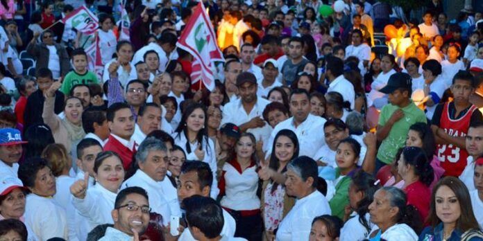 Claudia Anaya en su cierre de campaña Claudia Anaya en su cierre de campaña