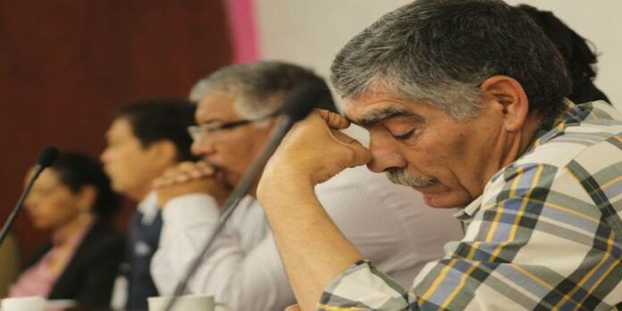 Sesión en el INE
