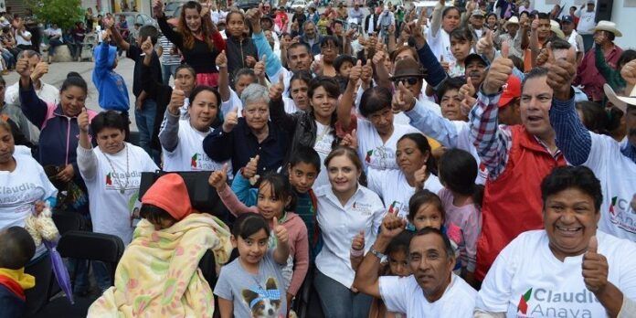Claudia Anaya en campaña Claudia Anaya en campaña
