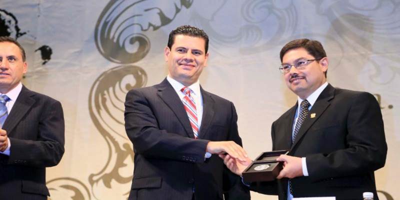 medalla candelario huizar 1