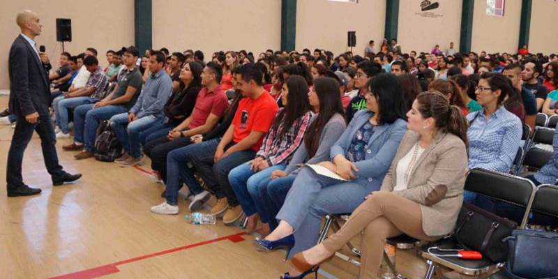 conferencia estudiantes 1