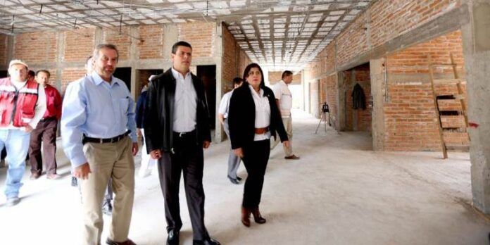 Miguel Alonso visitó la construcción Miguel Alonso visitó la construcción