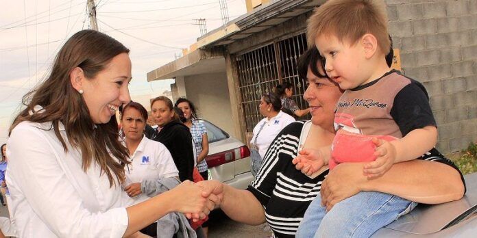 Noemí Luna en campaña Noemí Luna en campaña