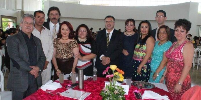 Madres festejadas con autoridades de la UAZ Madres festejadas con autoridades de la UAZ