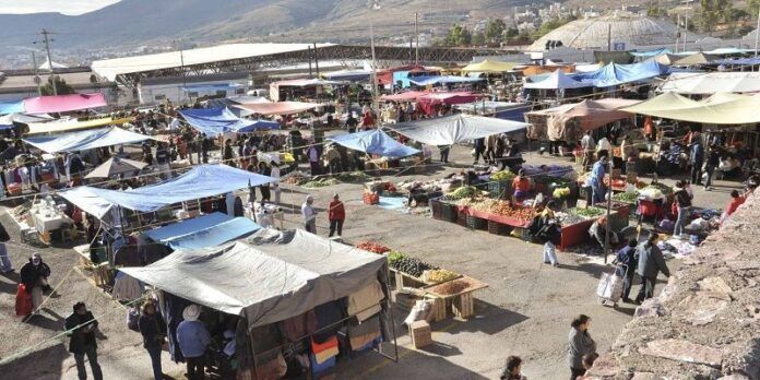 Comerciantes se instalan los miércoles