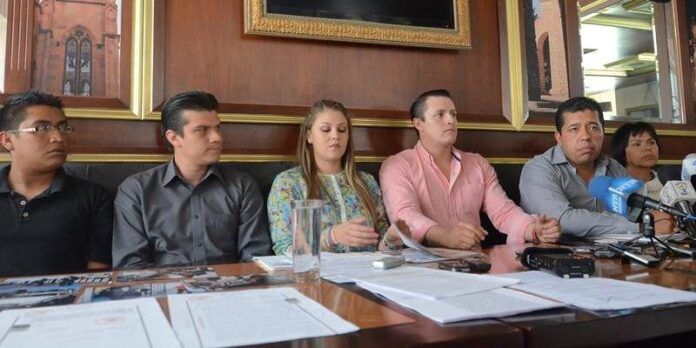 Tianguistas se quejan de presuntas arbitrariedades Tianguistas se quejan de presuntas arbitrariedades