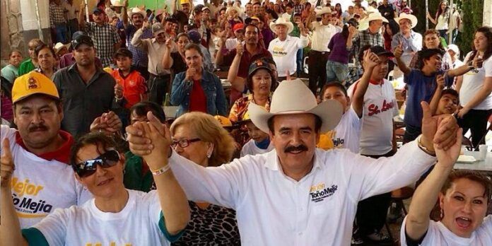 Antonio Mejía en campaña