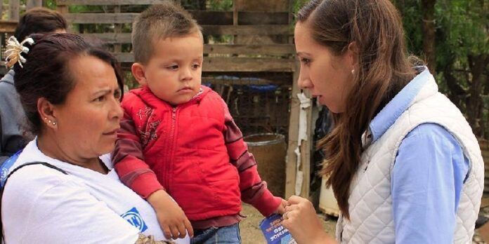 Noemí Luna en campaña Noemí Luna en campaña