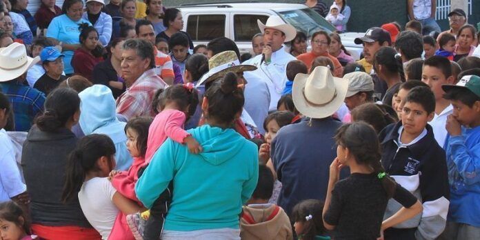 Benjamín Medrano en campaña. Benjamín Medrano en campaña.