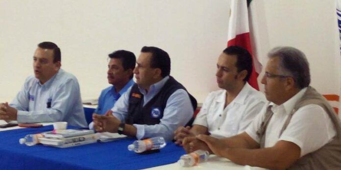 Panistas ofrecen rueda de prensa en Sombrerete Panistas ofrecen rueda de prensa en Sombrerete