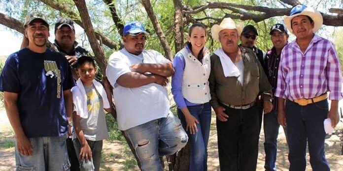 Noemí Luna en visita por Nieves