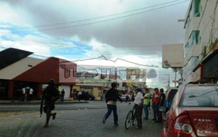 Pánico en desfile del Día del Estudiante Pánico en desfile del Día del Estudiante