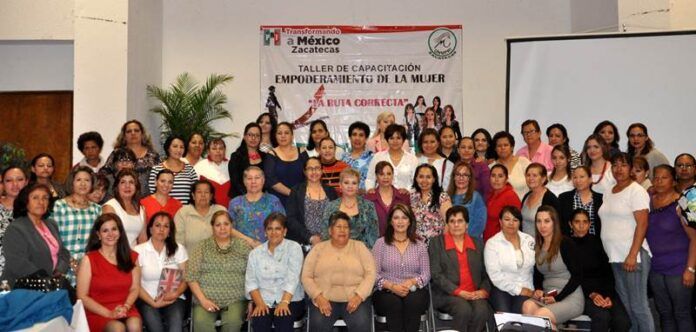 Mujeres participantes en el taller Mujeres participantes en el taller