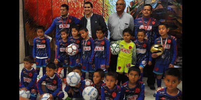 Reconoce alcalde Carlos Peña a los jugadores Reconoce alcalde Carlos Peña a los jugadores