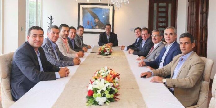 Empresarios y el gobernador Empresarios y el gobernador
