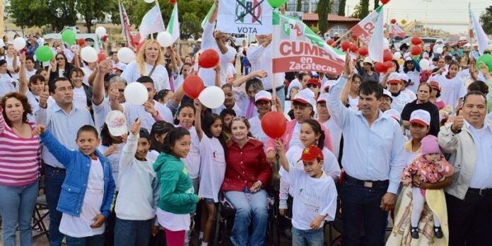 Claudia Anaya en campaña Claudia Anaya en campaña