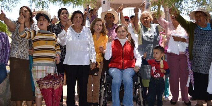 Claudia Anaya en campaña Claudia Anaya en campaña