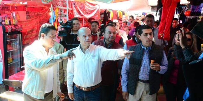 Gobernador y alcalde saludaron a los comerciantes