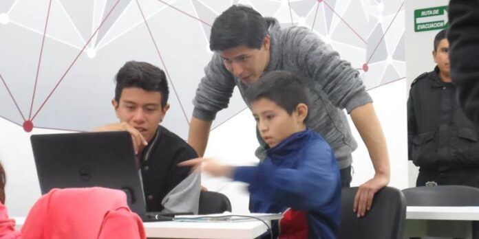 Los estudiantes son del séptimo semestre. Los estudiantes son del séptimo semestre.