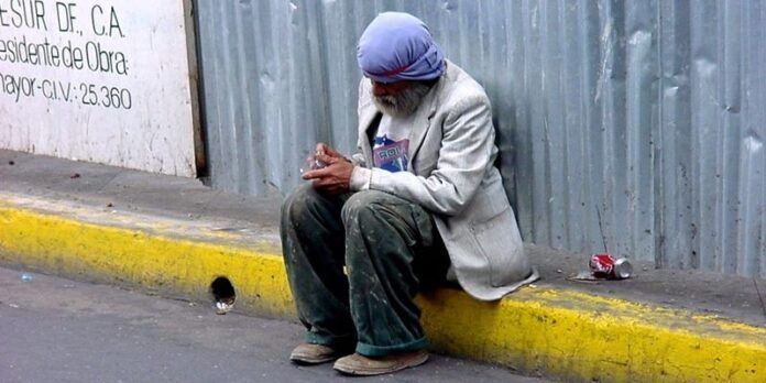 Si ves a alguna persona en la calle invítala al refugio.