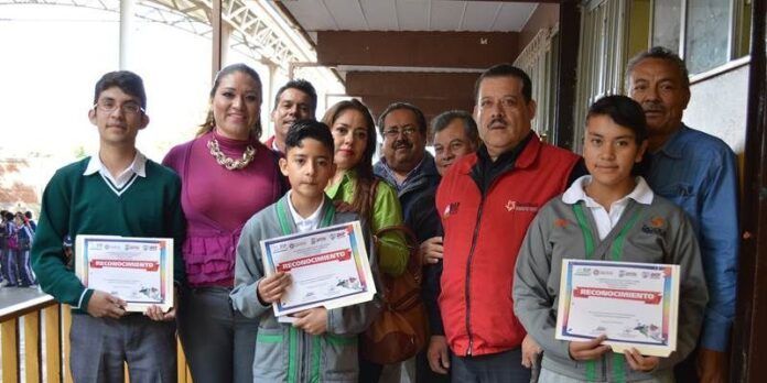 Ganadores con autoridades Ganadores con autoridades