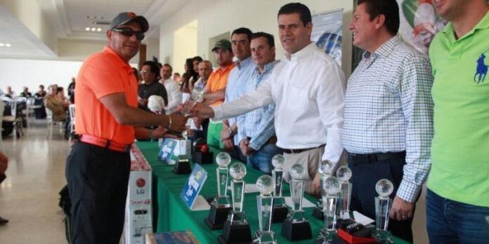 Miguel Alonso encabezó la premiación Miguel Alonso encabezó la premiación