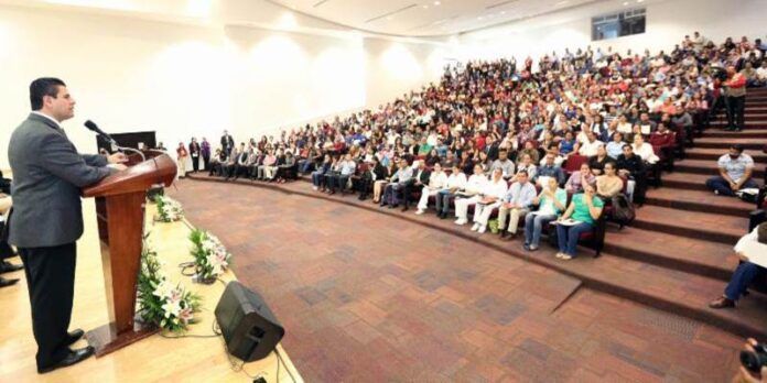 El gobernador se comprometió a más basificaciones. El gobernador se comprometió a más basificaciones.