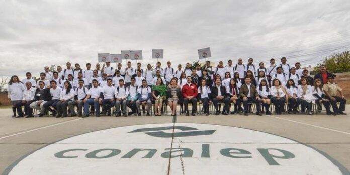 Asisten alumnos de 7 estados Asisten alumnos de 7 estados