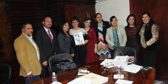 Susan Cabral con diputados Susan Cabral con diputados