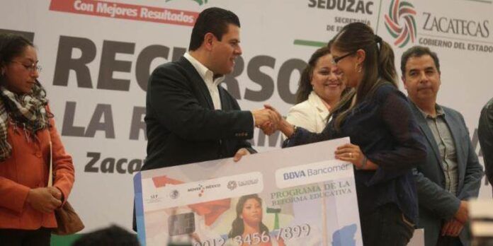 Entrega recursos a escuelas Entrega recursos a escuelas