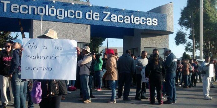 Manifestación de docentes y normalistas en el ITZ Manifestación de docentes y normalistas en el ITZ