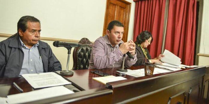 Alcalde encabeza sesión de Cabildo Alcalde encabeza sesión de Cabildo