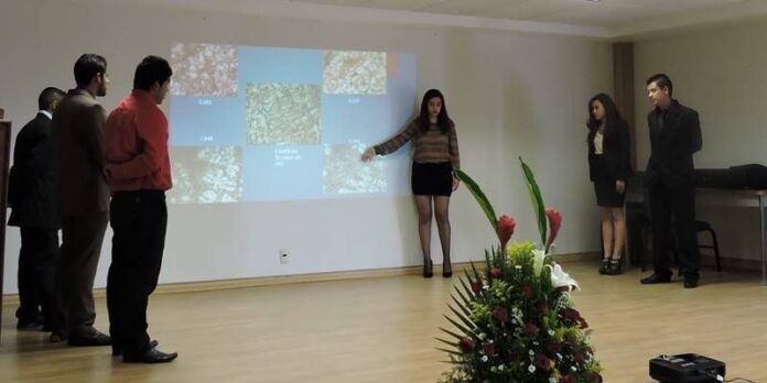 Los alumnos son de la materia de Ciencia de los Materiales. Los alumnos son de la materia de Ciencia de los Materiales.