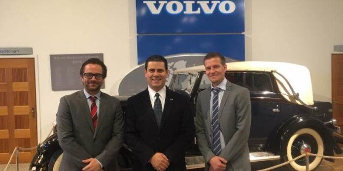 Gobernador con ejecutivos de Volvo Gobernador con ejecutivos de Volvo