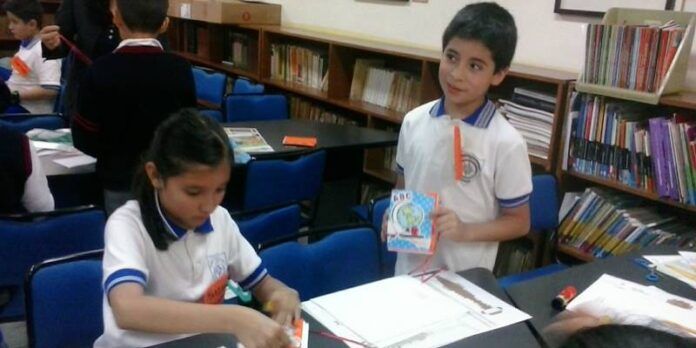 Alumnos de primarias reciben charlas. Alumnos de primarias reciben charlas.