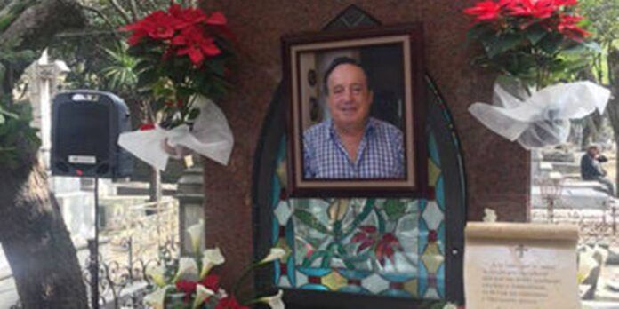Sepulcro de Roberto Gómez Bolaños. Sepulcro de Roberto Gómez Bolaños.