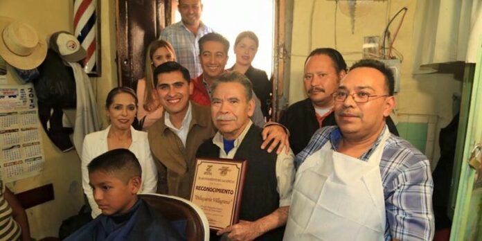 Don Miguel Villagrana recibió su reconocimiento. Don Miguel Villagrana recibió su reconocimiento.