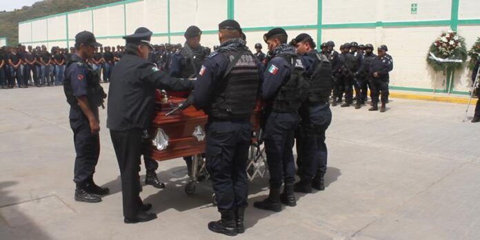 Fue homenajeado en la comandancia de la Policía. Fue homenajeado en la comandancia de la Policía.