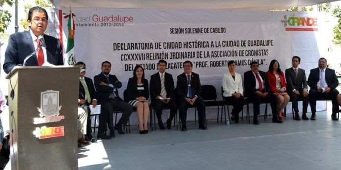 Robertó Luévano Ruiz presidió la sesión. Robertó Luévano Ruiz presidió la sesión.