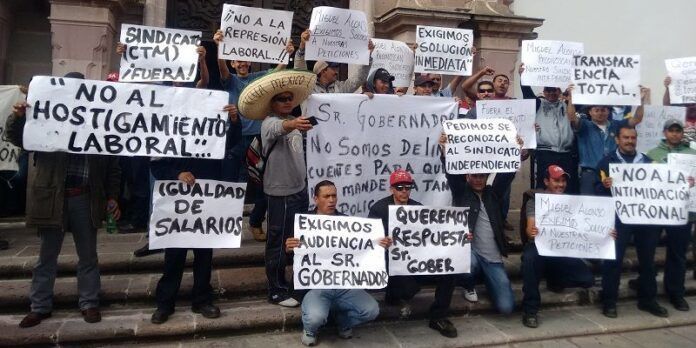 Manifestantes acudieron al Congreso Manifestantes acudieron al Congreso