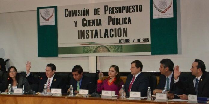 Claudia Anaya conforma la comisión Claudia Anaya conforma la comisión
