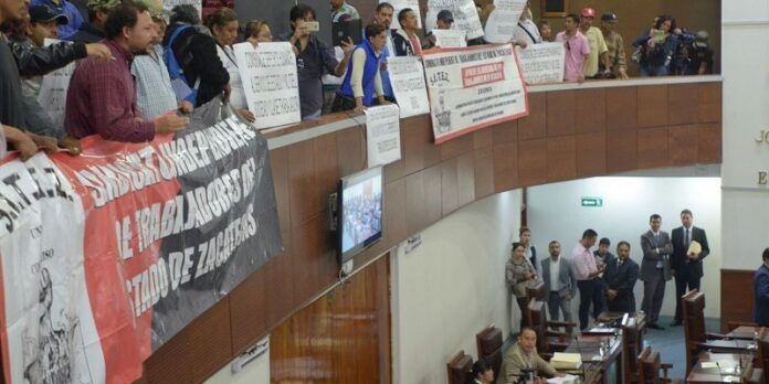 Estuvieron en la sesión Estuvieron en la sesión