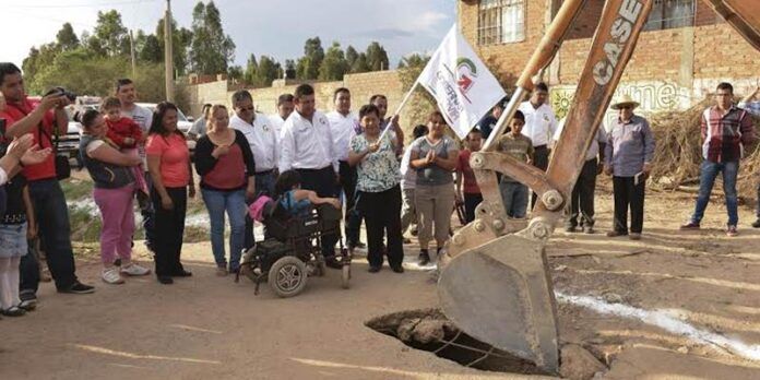 Alcalde da arranque a la obra Alcalde da arranque a la obra