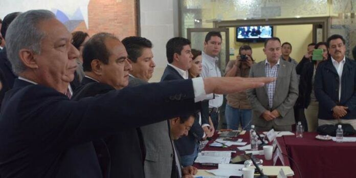Secretarios protestan decir la verdad Secretarios protestan decir la verdad