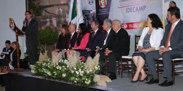 Alcalde da la bienvenida