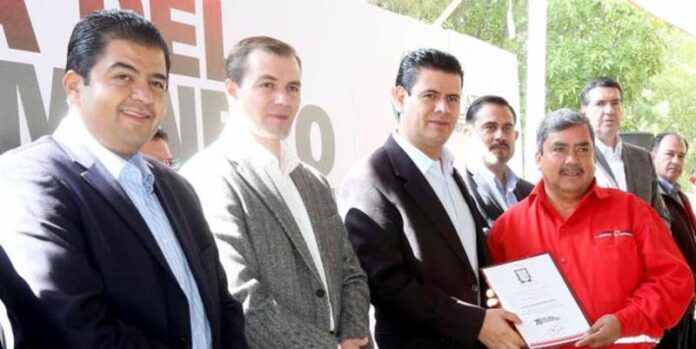 Entrega estímulos y reconocimientos Entrega estímulos y reconocimientos