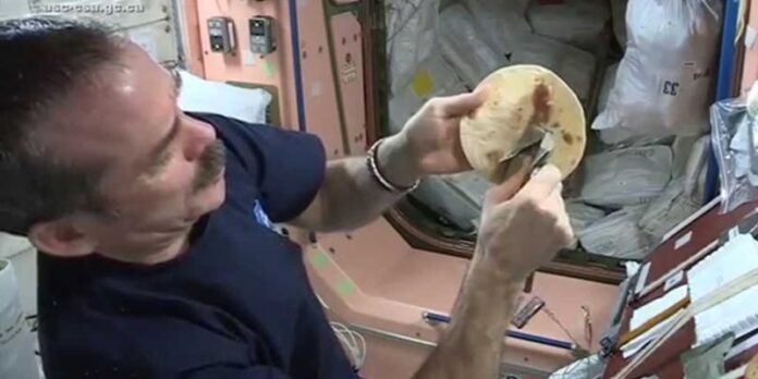 Chris Hadfield, astronauta.