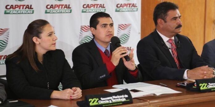 Carlos Peña presentó el programa de actividades. Carlos Peña presentó el programa de actividades.