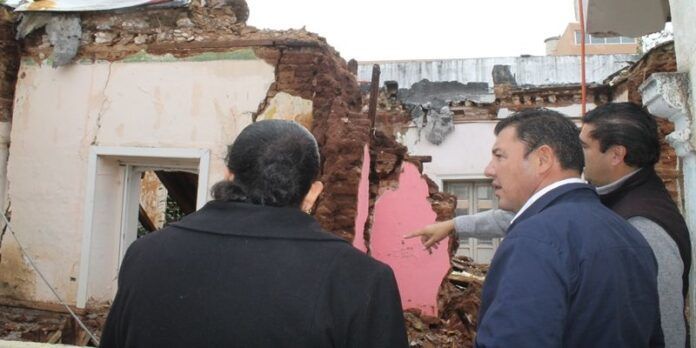 El alcalde supervisó la zona. El alcalde supervisó la zona.
